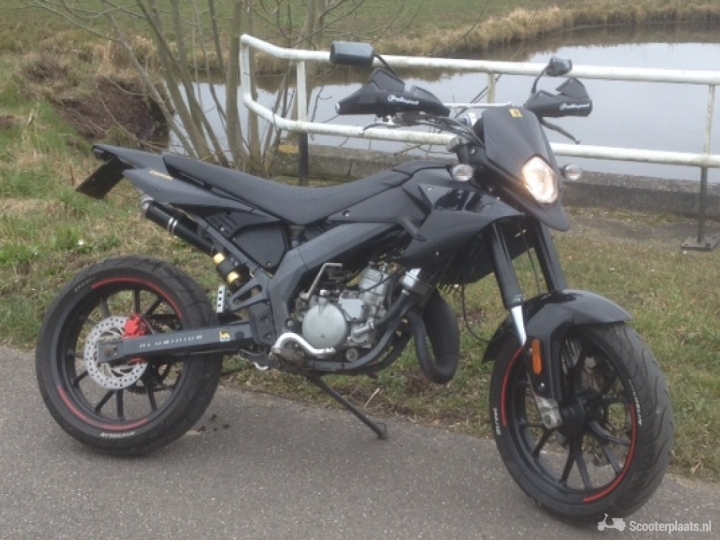 Derbi Senda DRD Racing zwart